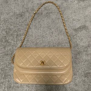 Chanel beige shoulder bag